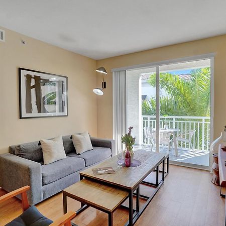 Dharma Home Suites South Miami At Red Road Commons Exterior photo