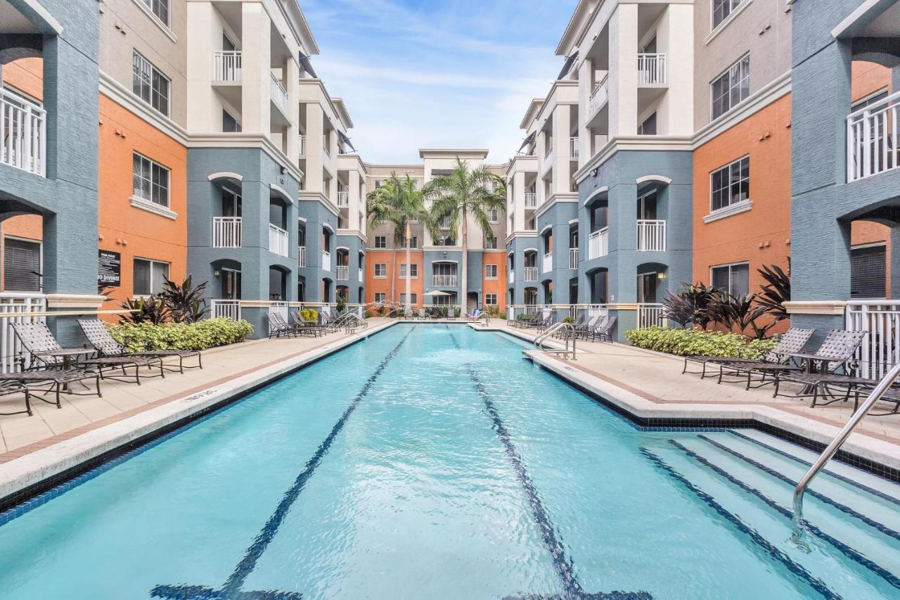 Dharma Home Suites South Miami At Red Road Commons Room photo